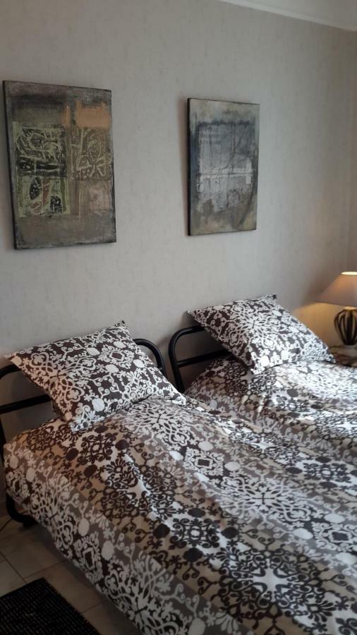 Appartement D Artiste Hyeres Ngoại thất bức ảnh